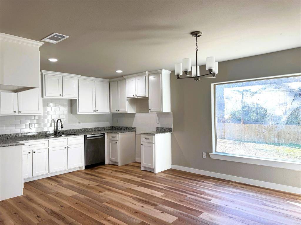 Mount Pleasant, TX 75455,516 S O'Tyson