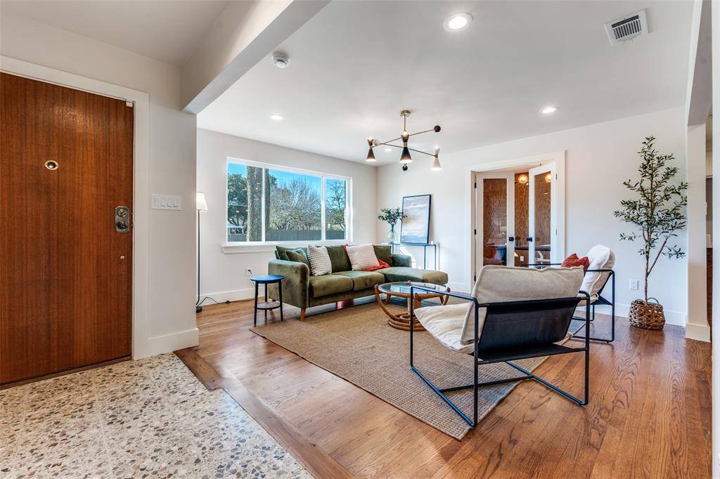 Dallas, TX 75228,2578 Saint Francis Avenue