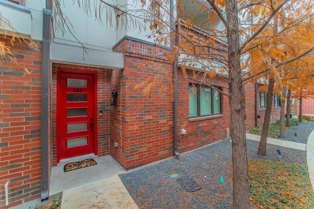 Fort Worth, TX 76104,321 College Avenue