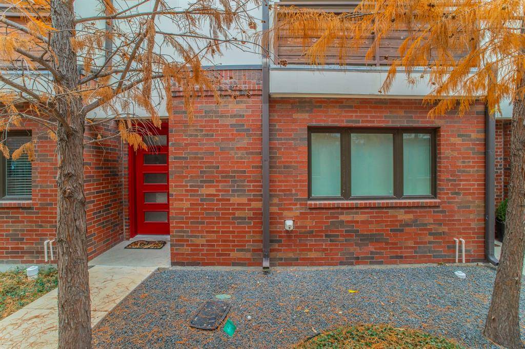 Fort Worth, TX 76104,321 College Avenue