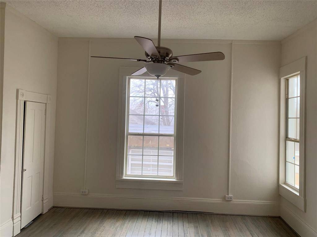 Denison, TX 75020,617 W Gandy Street W #3