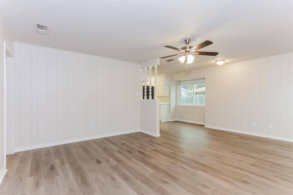 Desoto, TX 75115,328 Bennett Circle