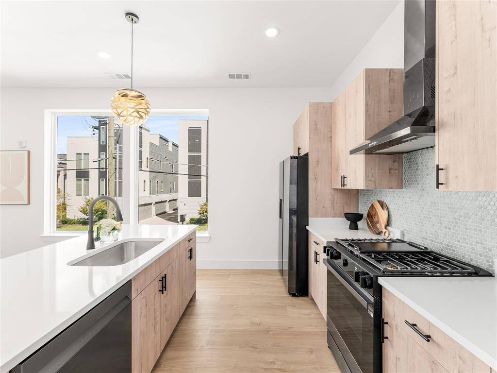 Dallas, TX 75204,2015 N Prairie Avenue #201