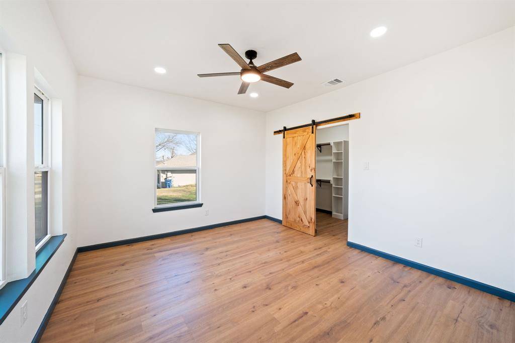 Ennis, TX 75119,801 E Brown Street