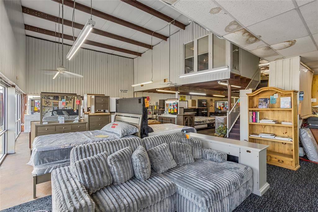 River Oaks, TX 76114,2615 Jacksboro Highway