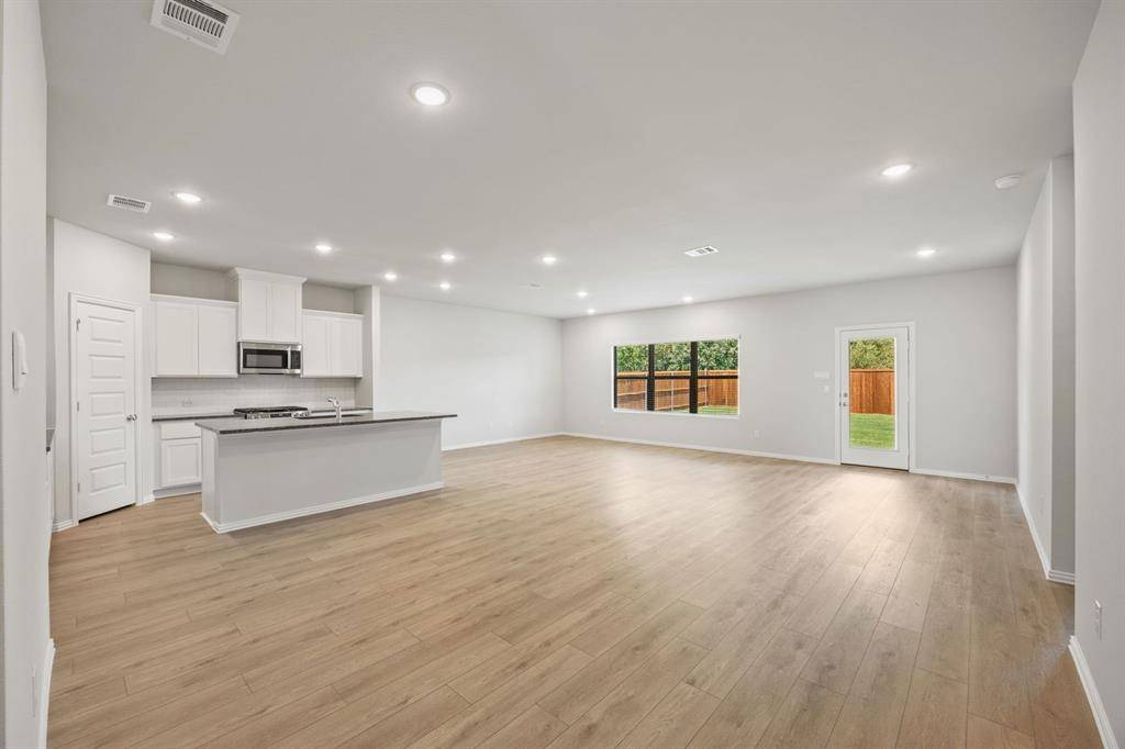 Denton, TX 76208,3204 Royal Forest Drive