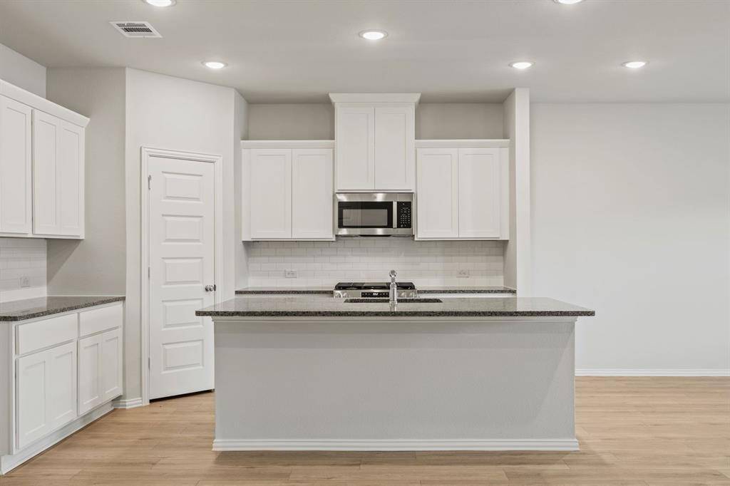 Denton, TX 76208,3204 Royal Forest Drive