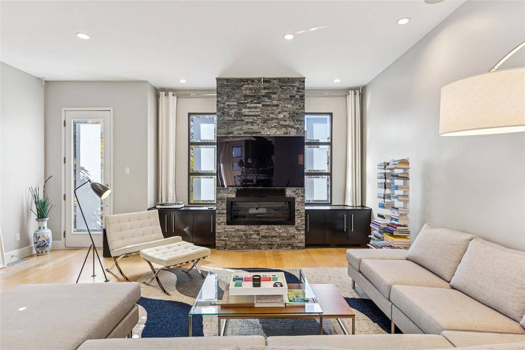 Dallas, TX 75219,4420 Holland Avenue #A