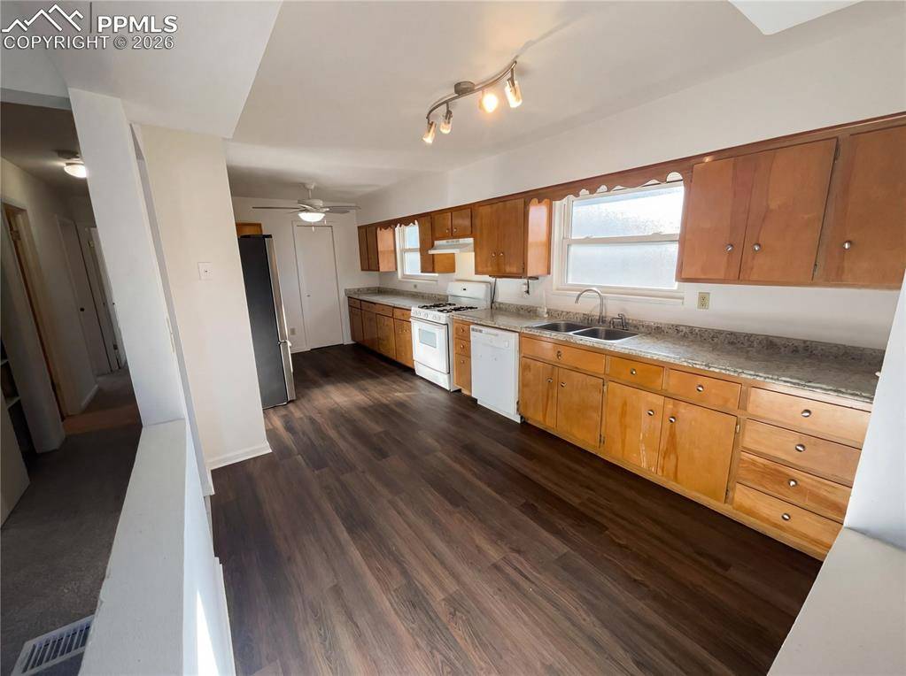 Colorado Springs, CO 80911,427 Quebec ST