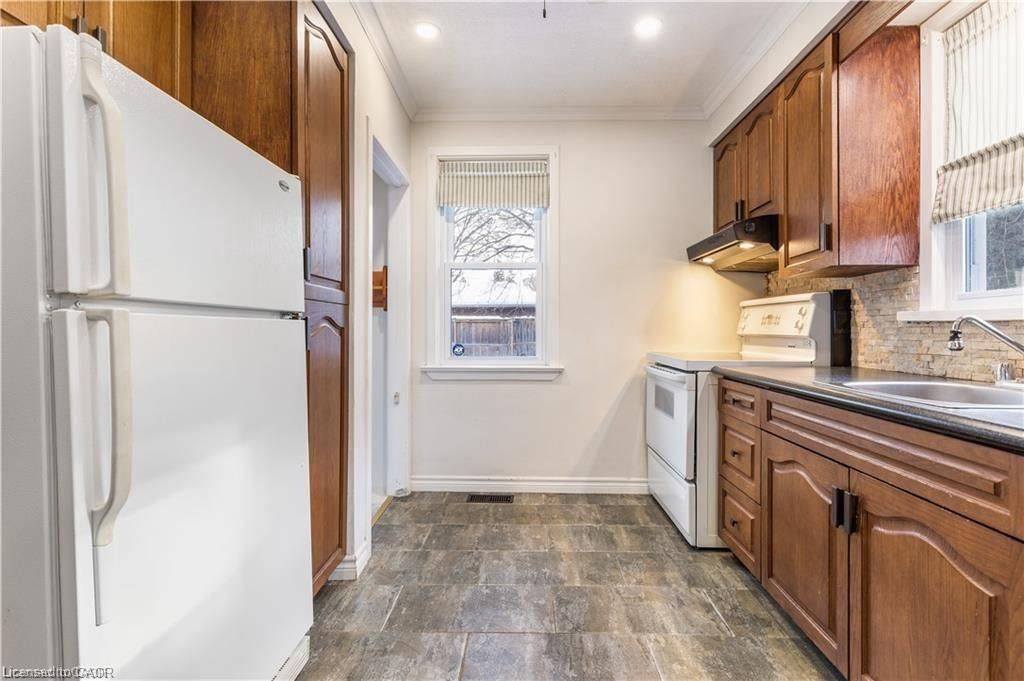 Cambridge, ON N1R 5A4,69 Lowrey AVE N