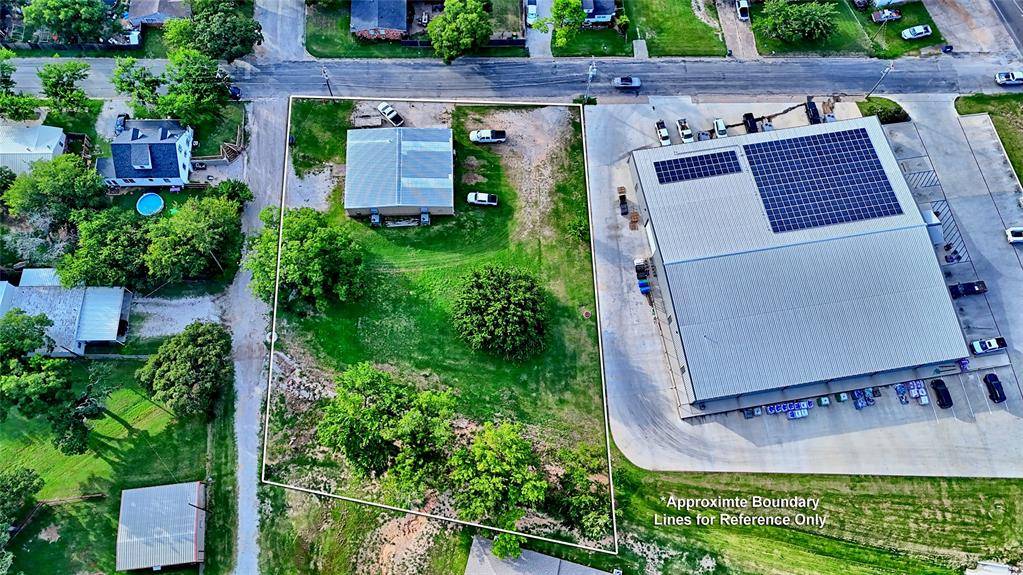 Bowie, TX 76230,206 N Matthews Street