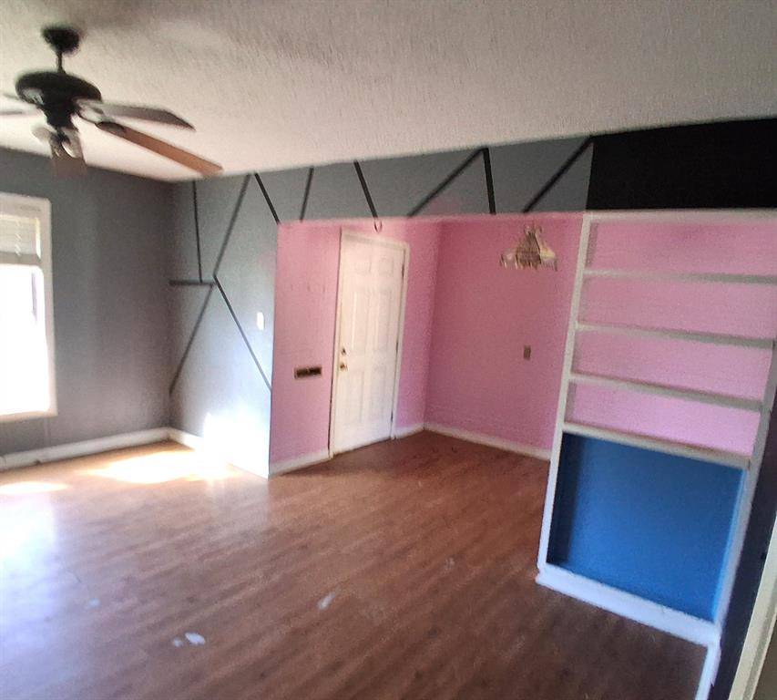 New Boston, TX 75570,318 N Frost Street