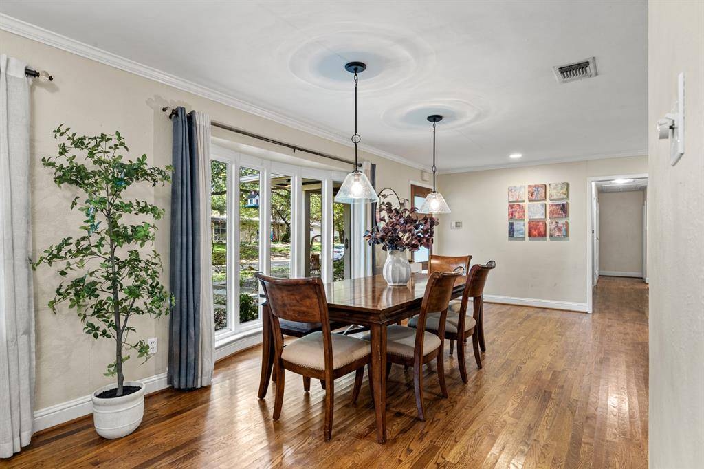 Dallas, TX 75238,9623 Broken Bow Road