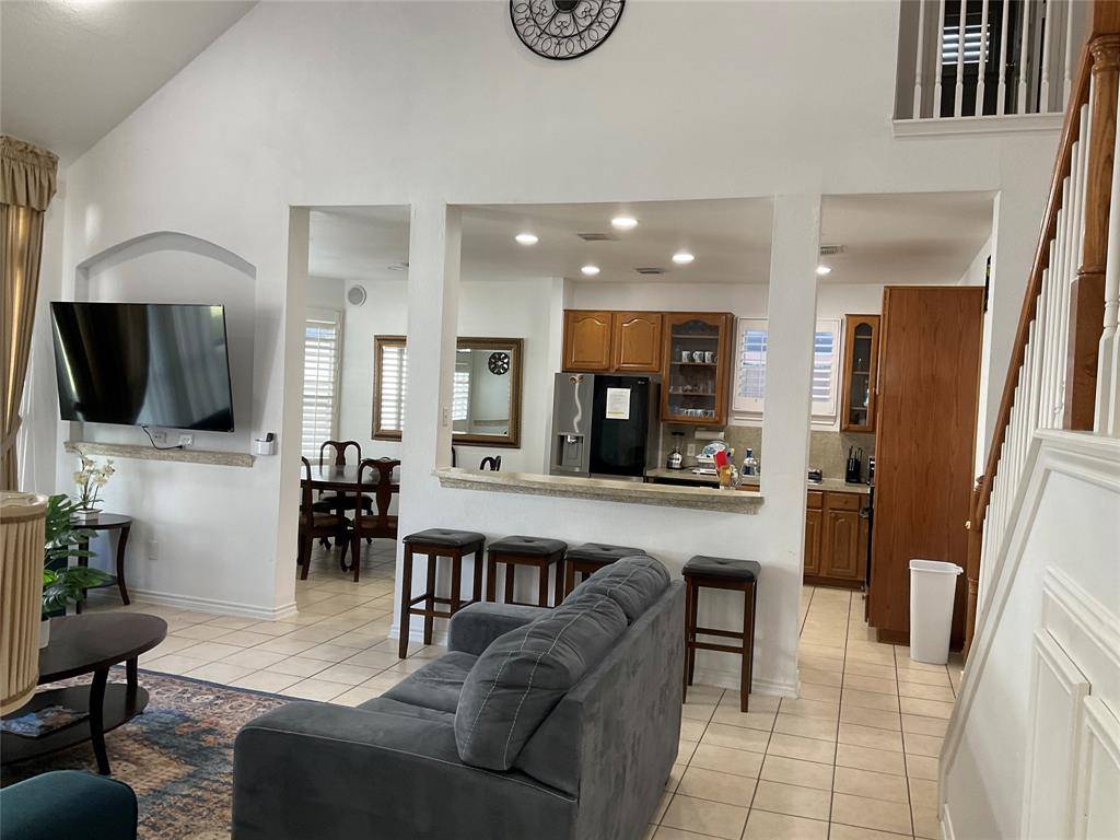 2206 N Carroll Avenue, Dallas, TX 75204