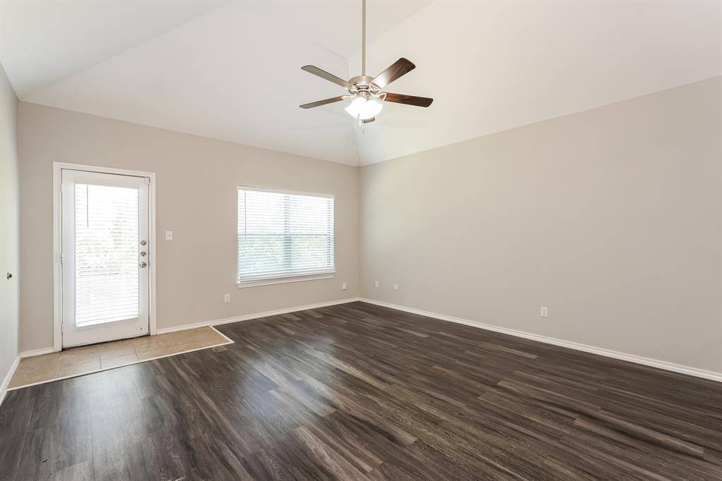 Arlington, TX 76010,809 Bahar Court