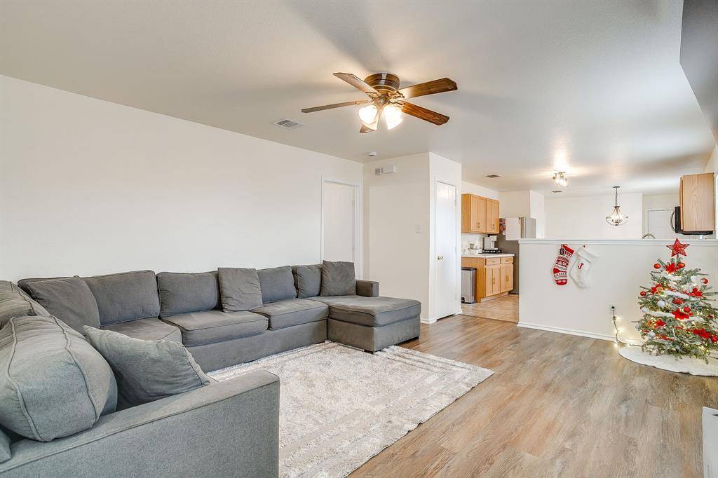 Fort Worth, TX 76179,6612 Meadow Way Lane