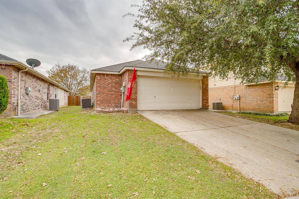 Fort Worth, TX 76179,6612 Meadow Way Lane