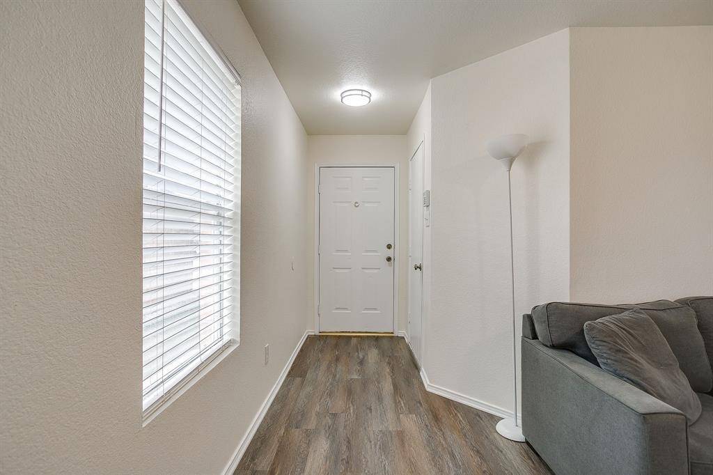 Fort Worth, TX 76179,6612 Meadow Way Lane