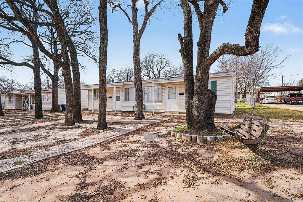 Fort Worth, TX 76111,2211 Barbell Lane