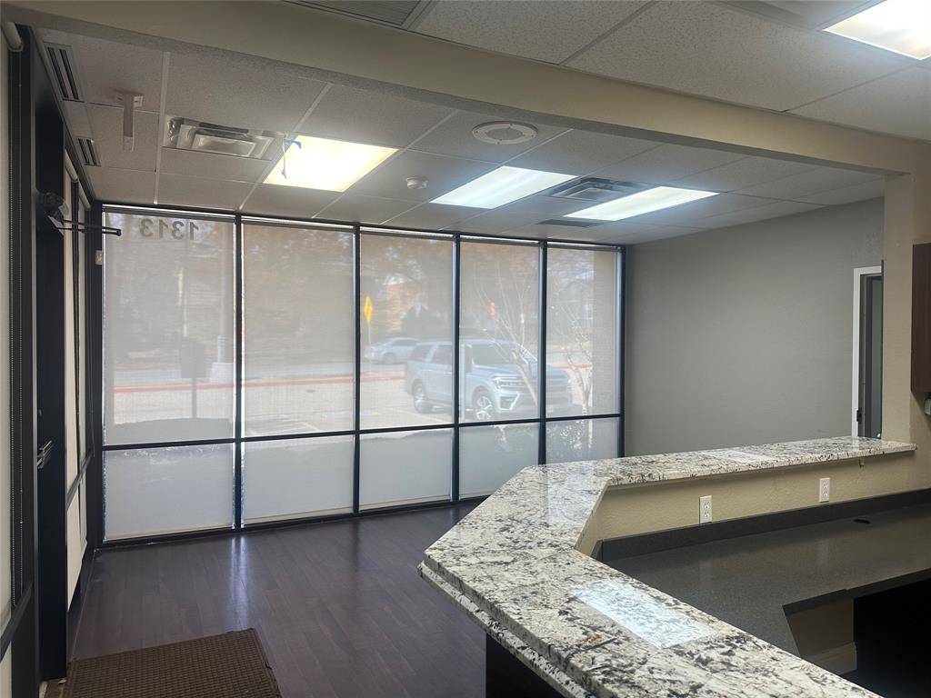 Sherman, TX 75092,1303 N Travis Street #102