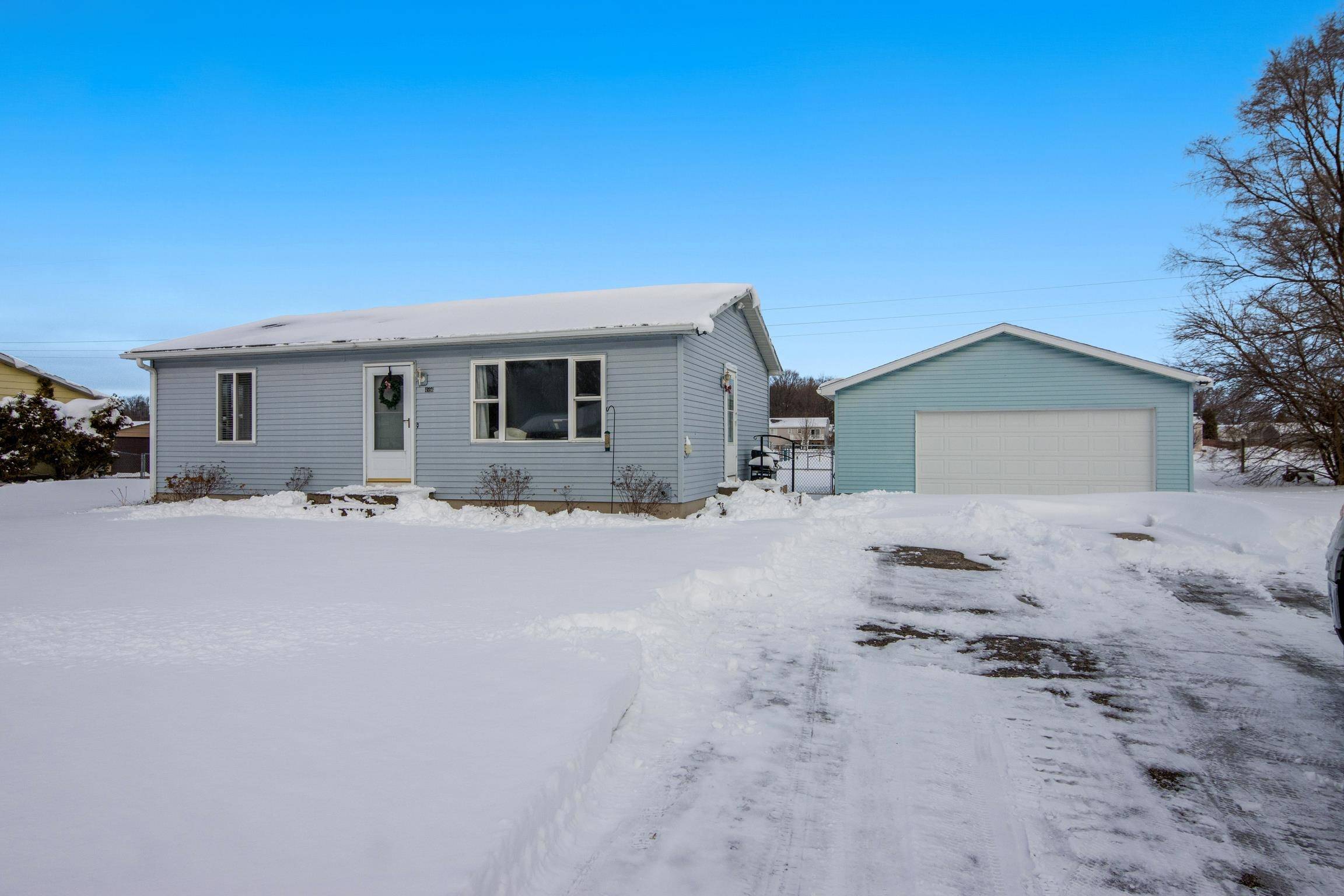 Traverse City, MI 49685,4556 N Manor Wood DR