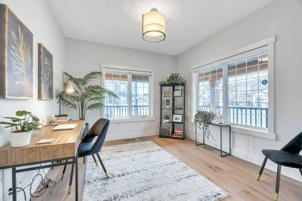 Calgary, AB T3H 5G2,225 Discovery Ridge WAY SW