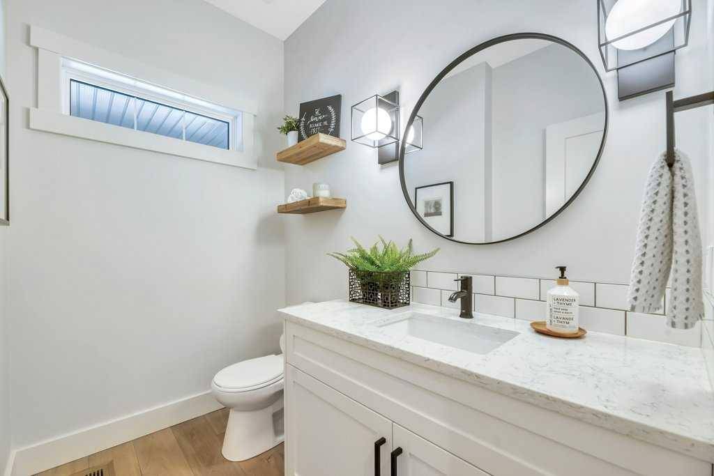 Calgary, AB T3H 5G2,225 Discovery Ridge WAY SW