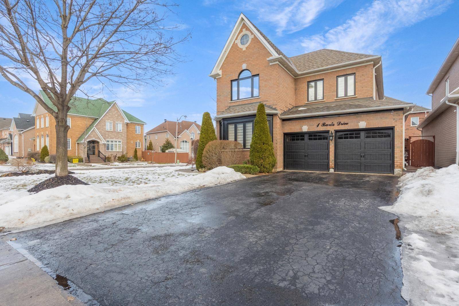 Brampton, ON L6P 1C7,1 Banks DR #BASEMENT