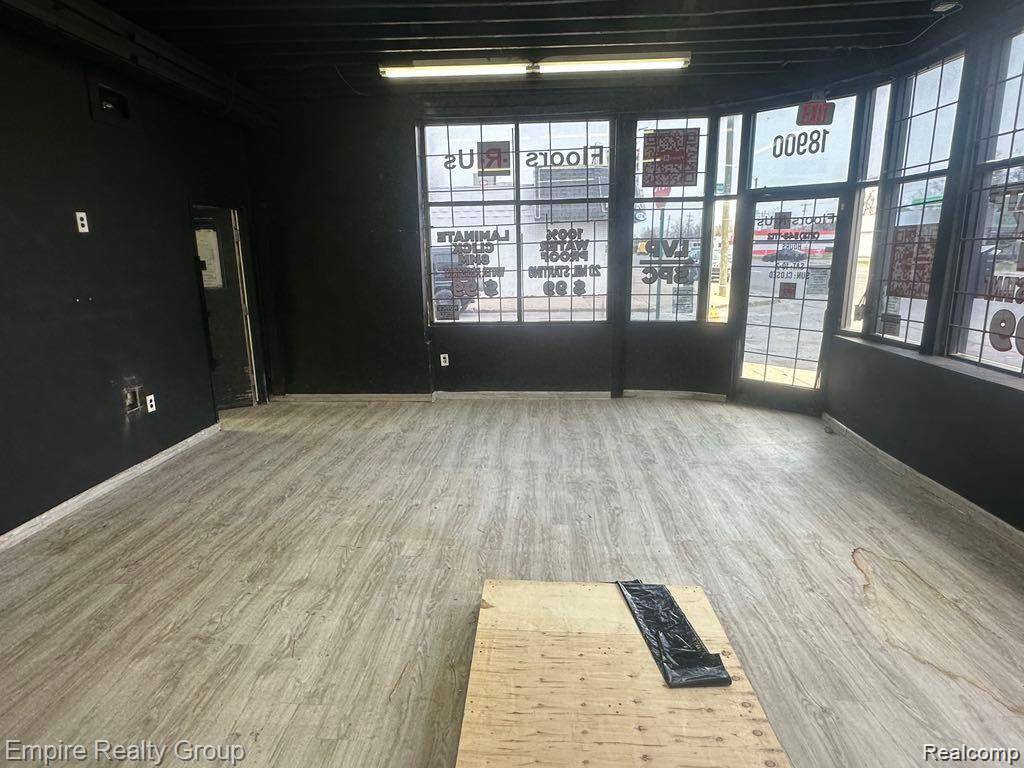 Detroit, MI 48228,18900 W Warren AVE