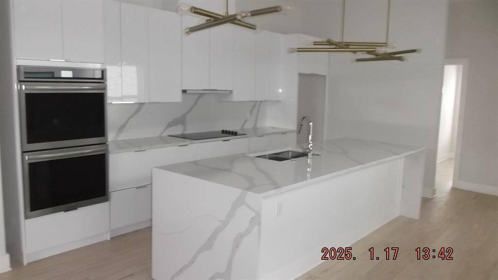 Dallas, TX 75212,2419 Crossman Avenue