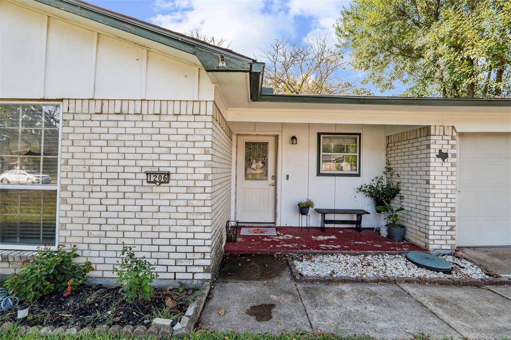 Cedar Hill, TX 75104,1206 Saturn Drive