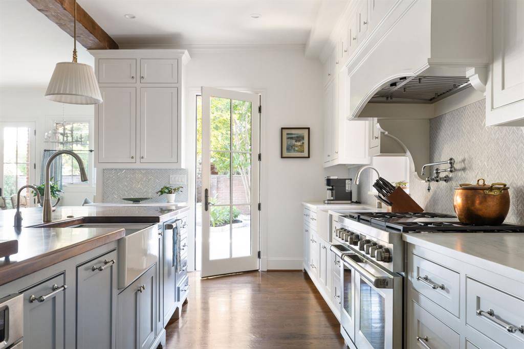 Dallas, TX 75214,7130 Brookcove Lane