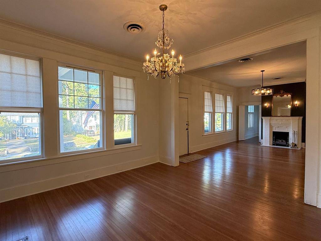 Shreveport, LA 71106,957 Unadilla Street