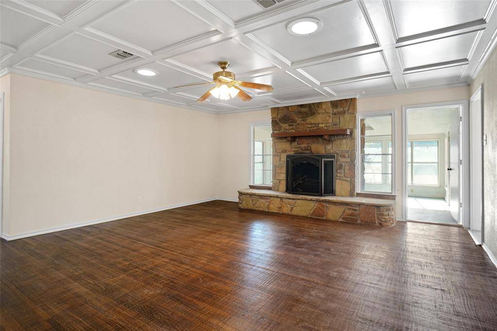 Springtown, TX 76086,221 W 5th Street