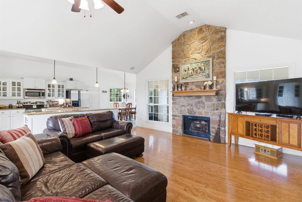 Tolar, TX 76476,9150 Colony Road