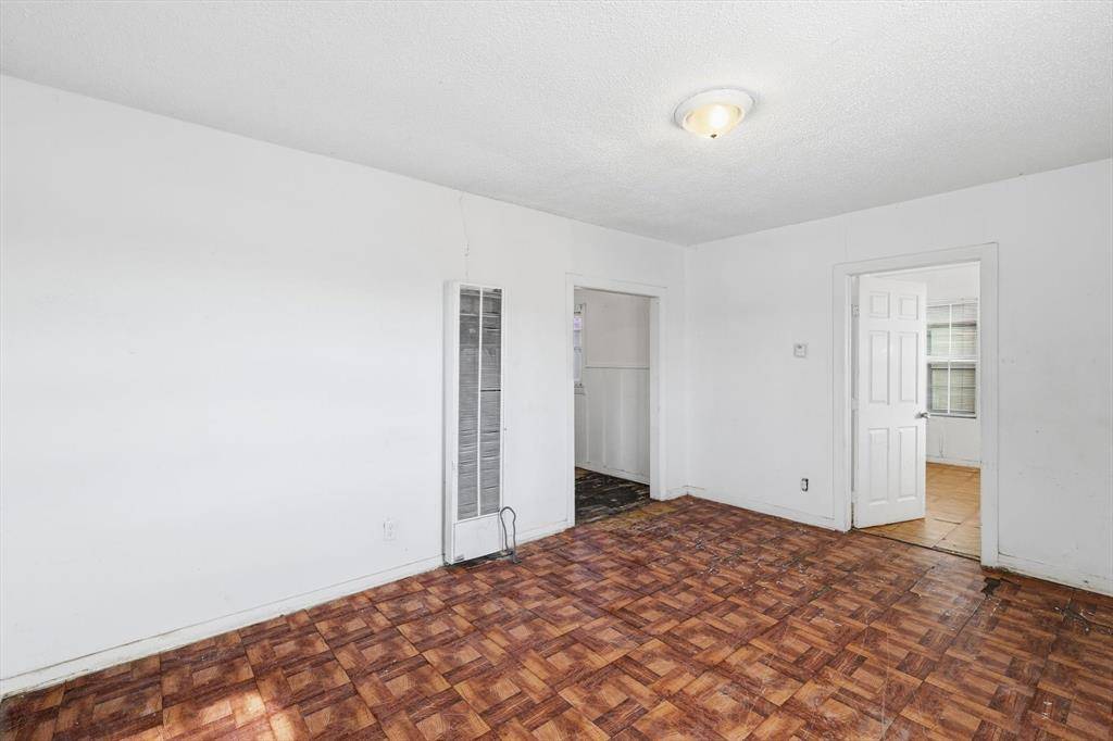 Fort Worth, TX 76104,953 E Lowden Street