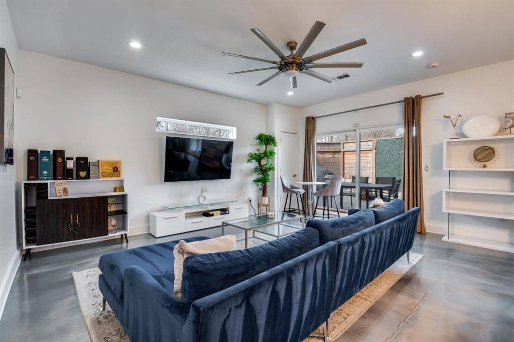 Dallas, TX 75246,130 S Cisco Street