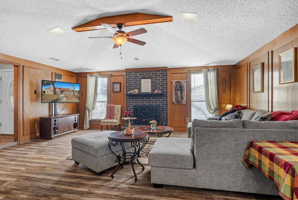 Carrollton, TX 75007,1613 Saint James Drive