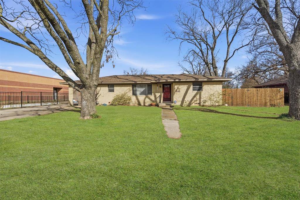 Collinsville, TX 76233,515 Pecan Street