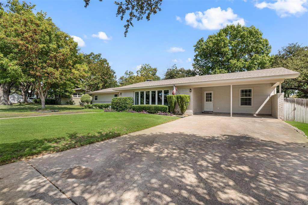 Waco, TX 76710,1701 Royal Oaks Drive