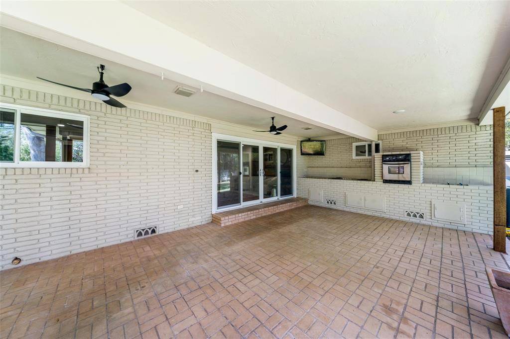 Waco, TX 76710,1701 Royal Oaks Drive