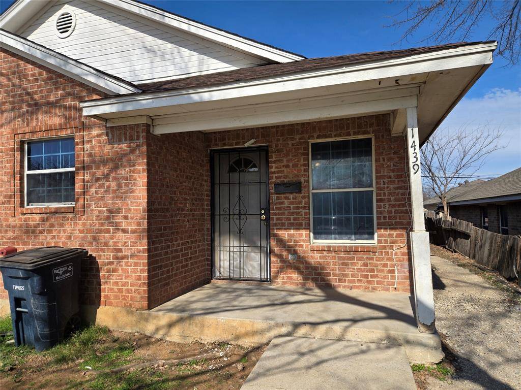 Fort Worth, TX 76104,1439 E Robert Street