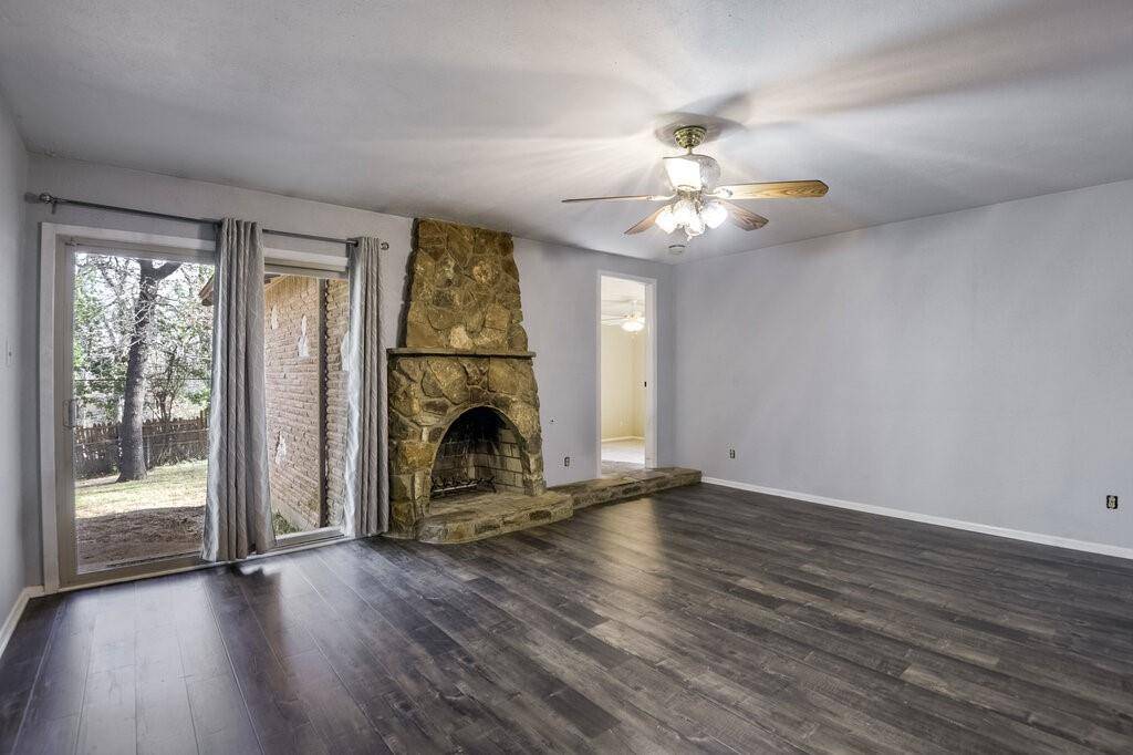 Arlington, TX 76012,807 N Bowen Road