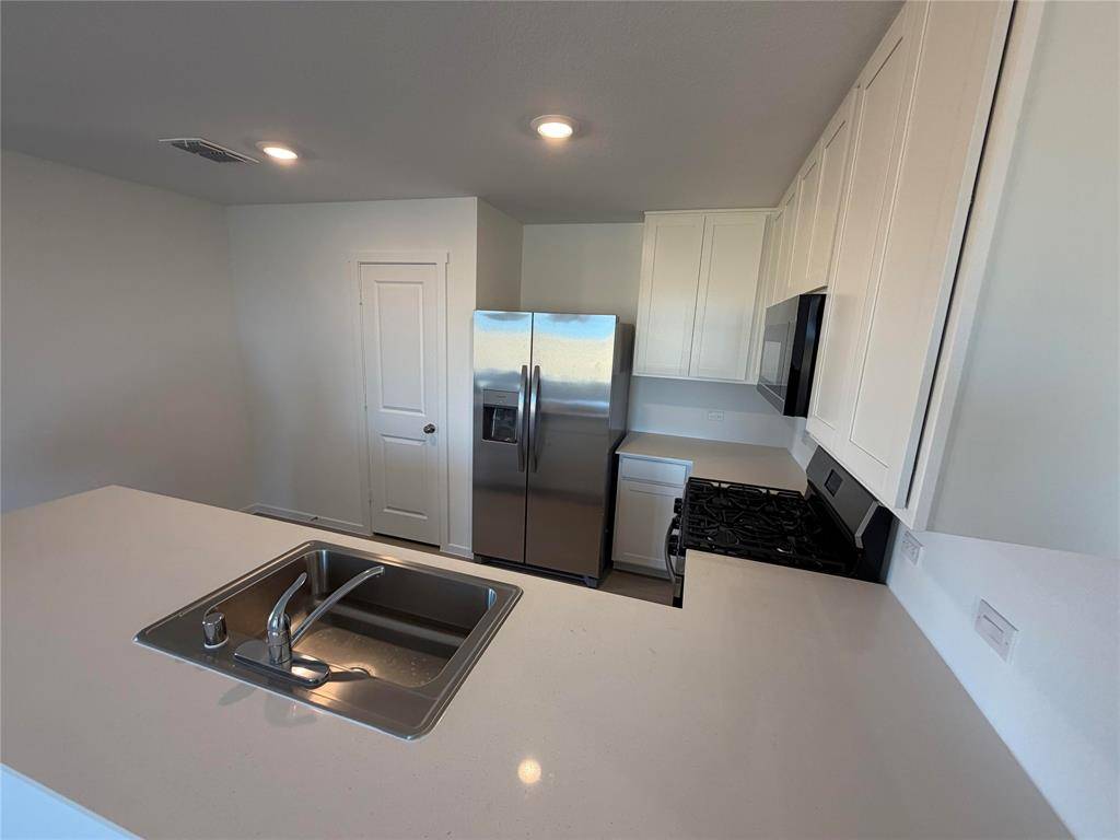 Fort Worth, TX 76052,1384 Amapola Drive