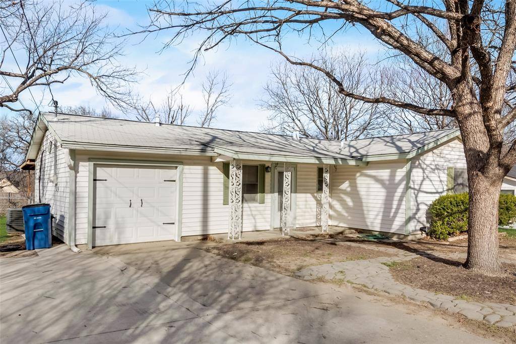 Azle, TX 76020,336 Shoreline Drive