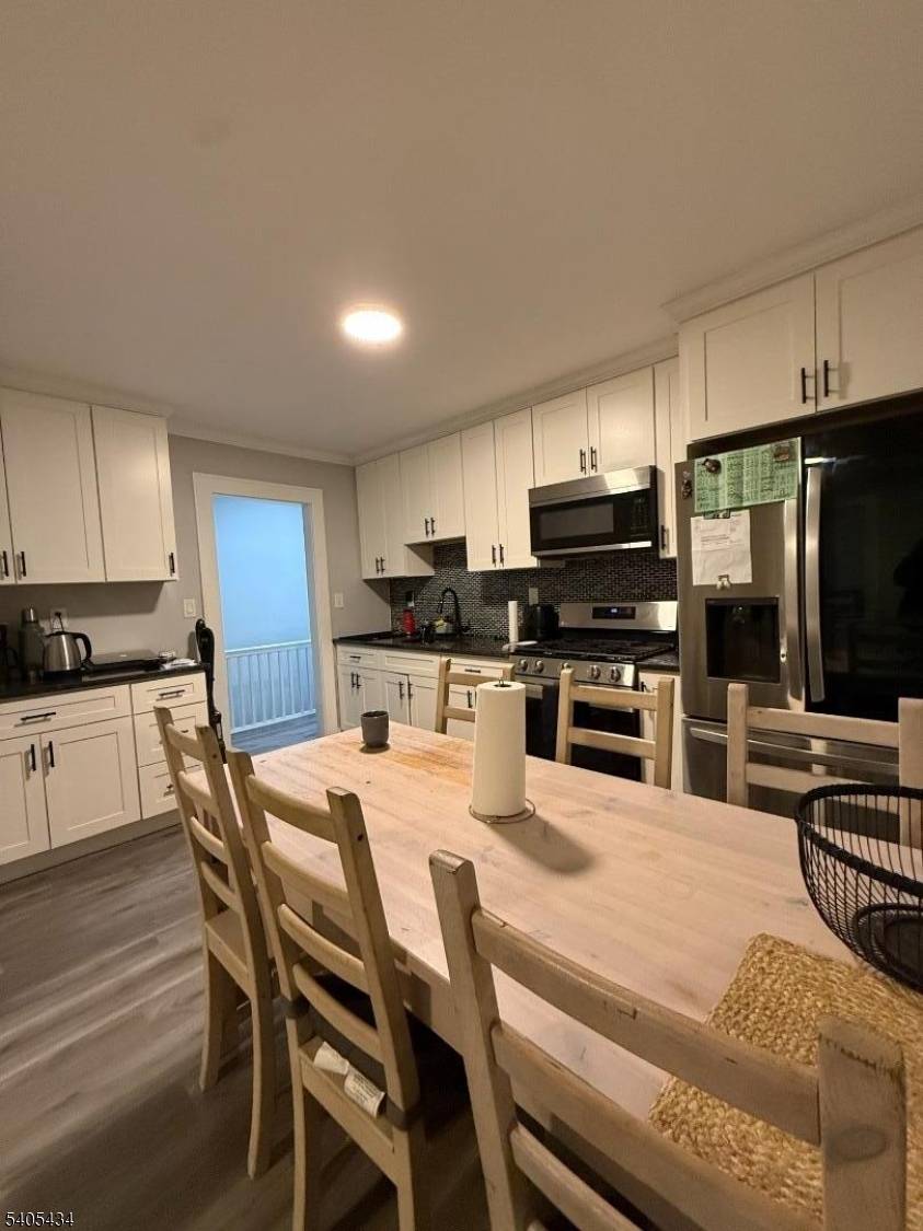 Linden City, NJ 07036,210 E Henry St