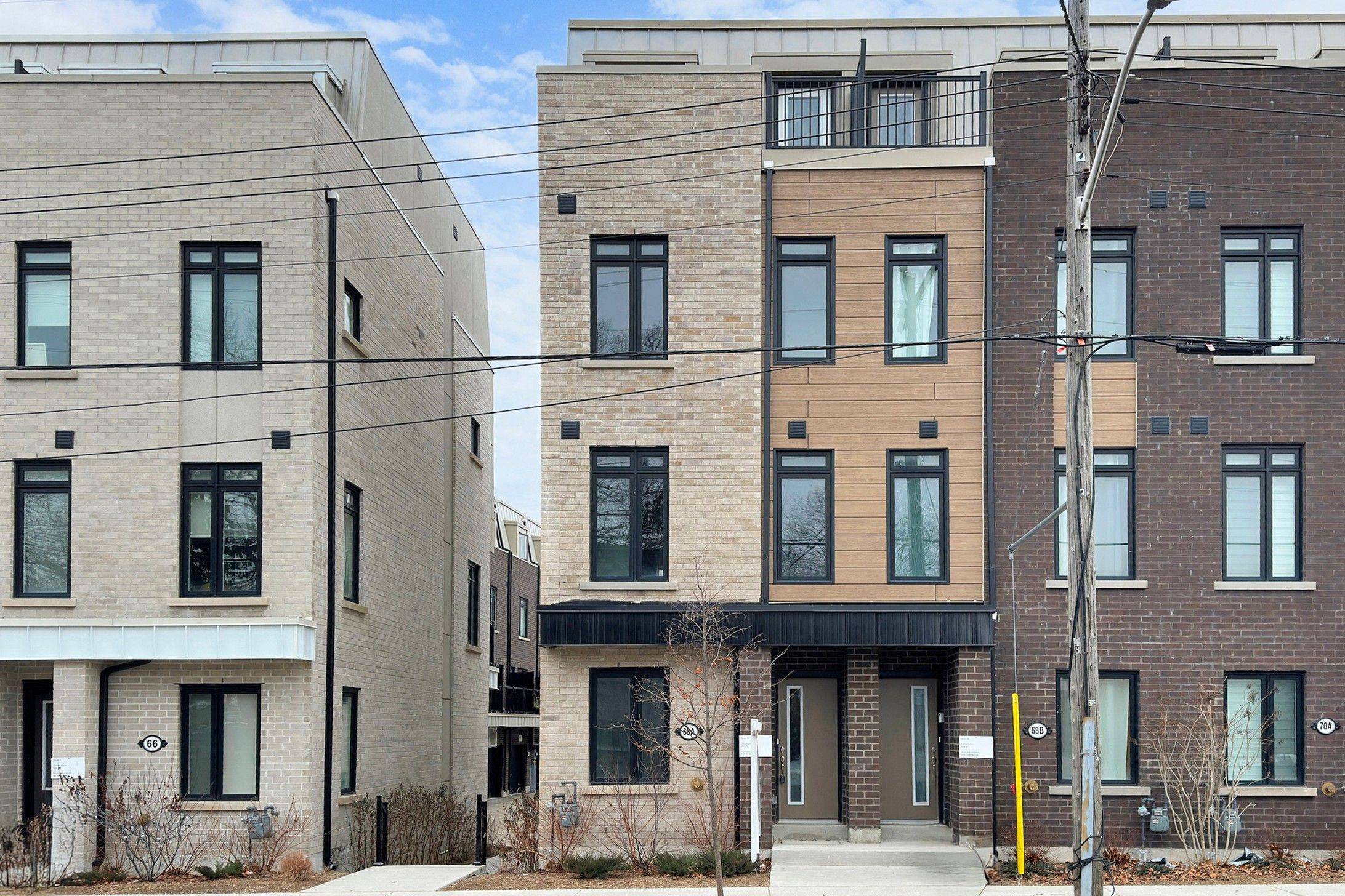 Toronto C13, ON M4A 1C5,68A Tisdale AVE