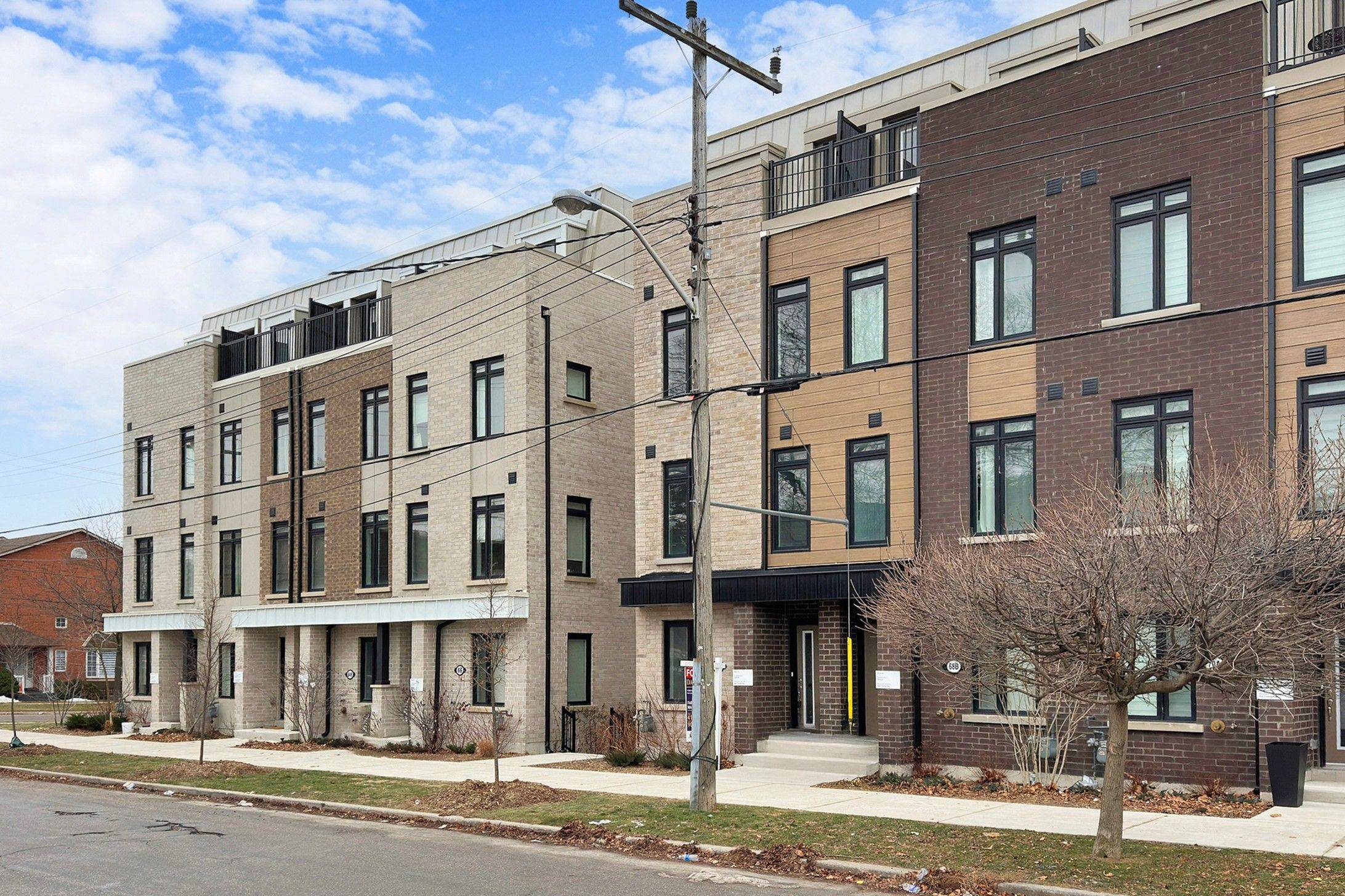 Toronto C13, ON M4A 1C5,68A Tisdale AVE