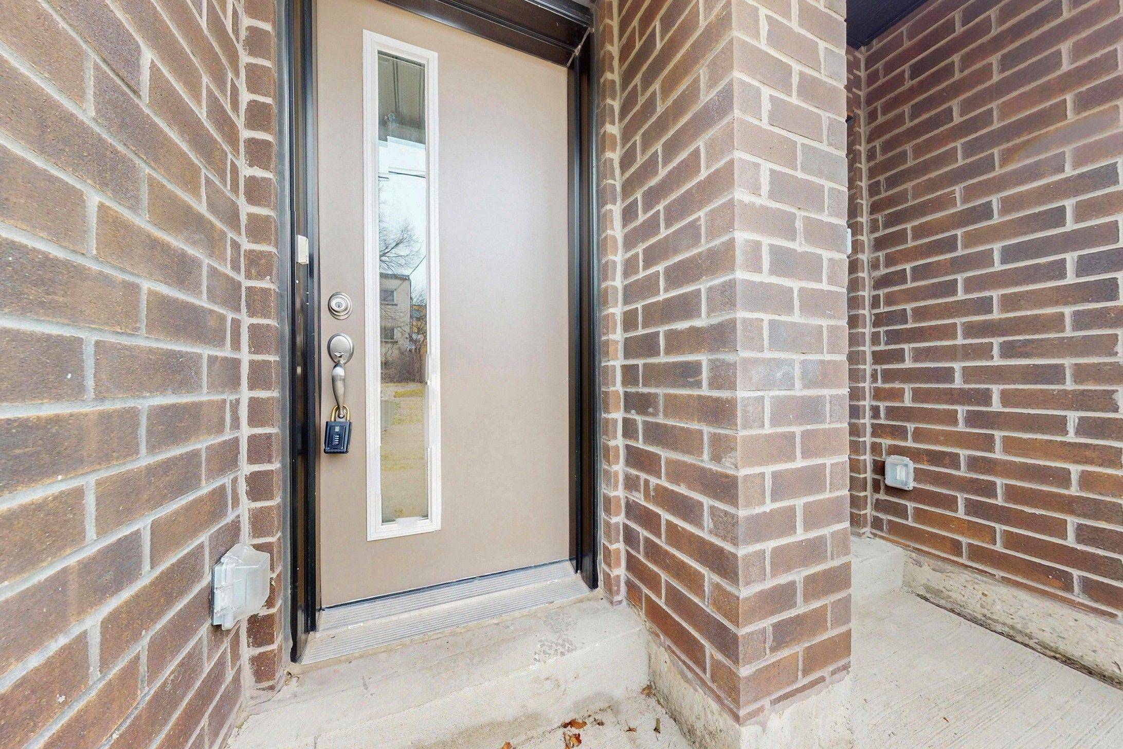 Toronto C13, ON M4A 1C5,68A Tisdale AVE