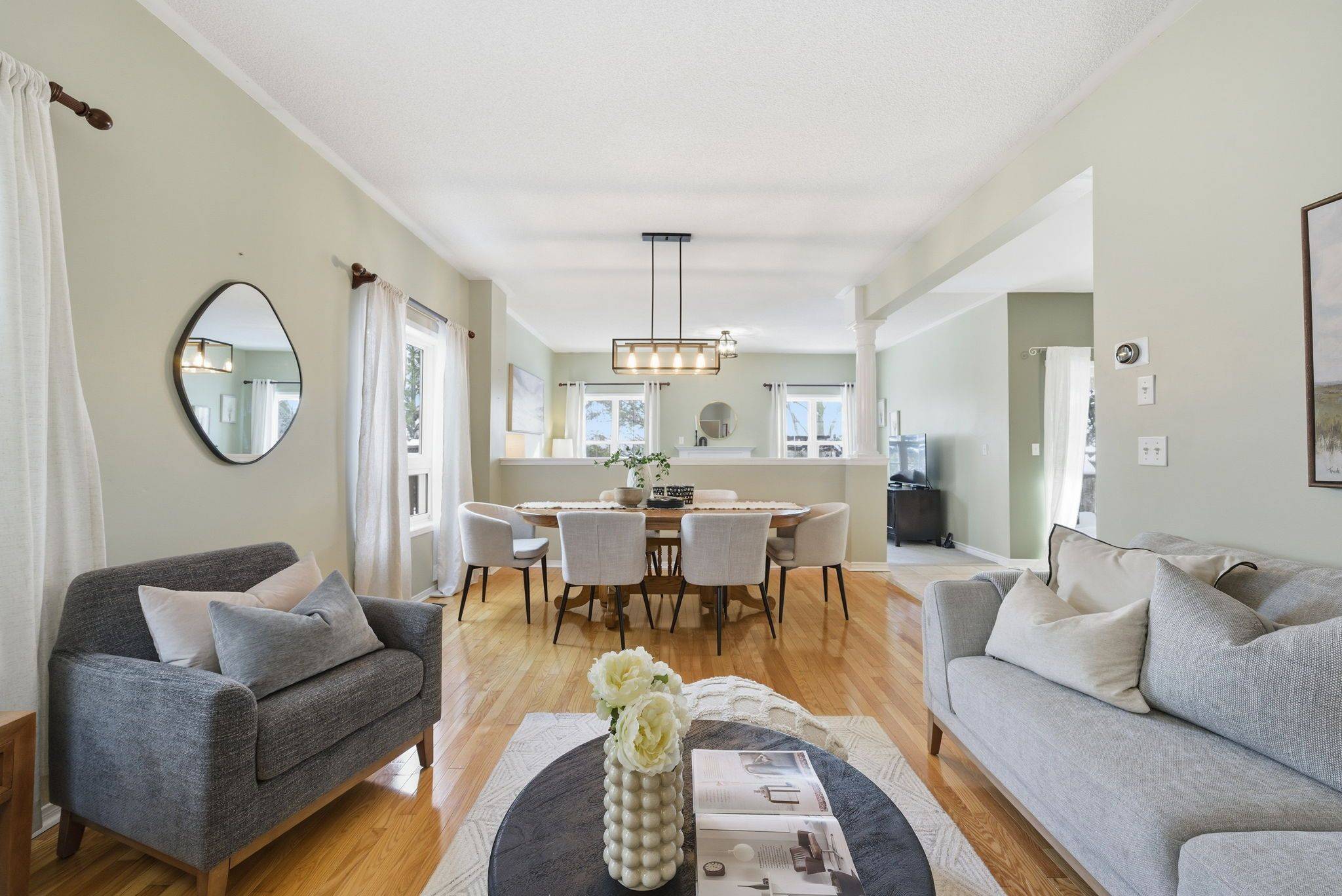 Whitby, ON L1M 2C4,53 Kinross AVE